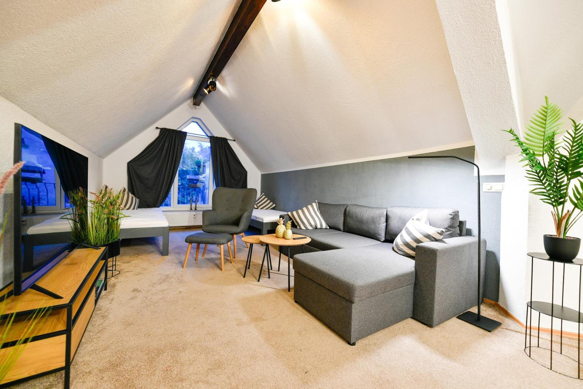Grosses Spree Apartment, 3 Schlafzimmer Bis 10 Personen, 4X Kfz Parkplatz, Terrasse, Waschtrockner, Wlan, Netflix Cottbus Exterior photo