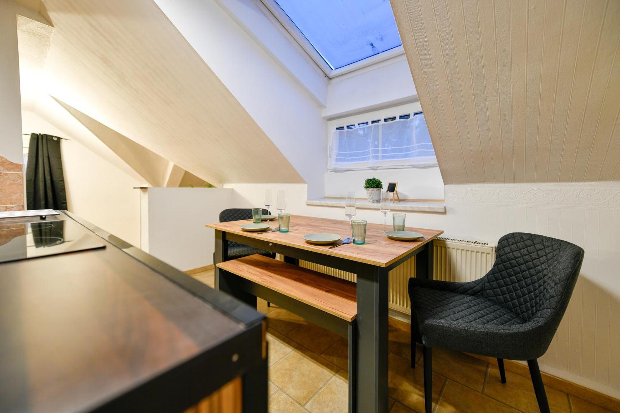 Grosses Spree Apartment, 3 Schlafzimmer Bis 10 Personen, 4X Kfz Parkplatz, Terrasse, Waschtrockner, Wlan, Netflix Cottbus Exterior photo